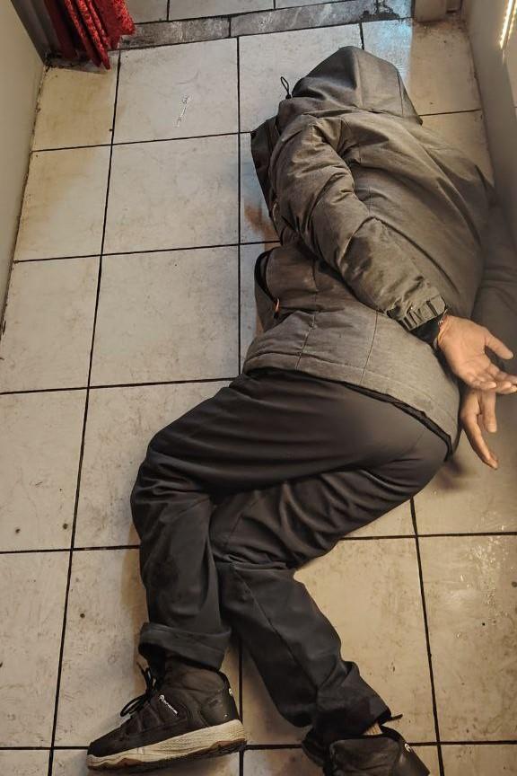 Фото В новосибирском ресторане на Красном проспекте нетрезвый посетитель разделся и приставал к персоналу 4 - Сиб.ФМ Фото В новосибирском ресторане на Красном проспекте нетрезвый посетитель разделся и приставал к персоналу 4